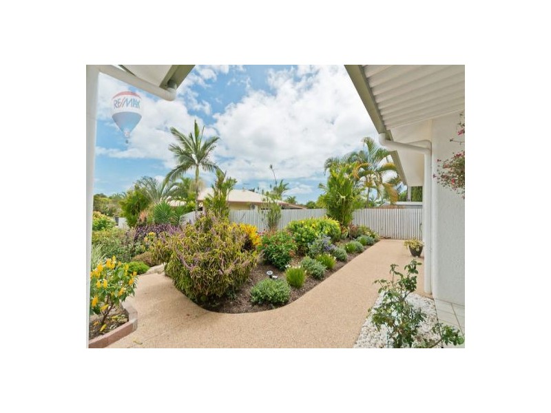 4 Whale Close, Kewarra Beach QLD 4879