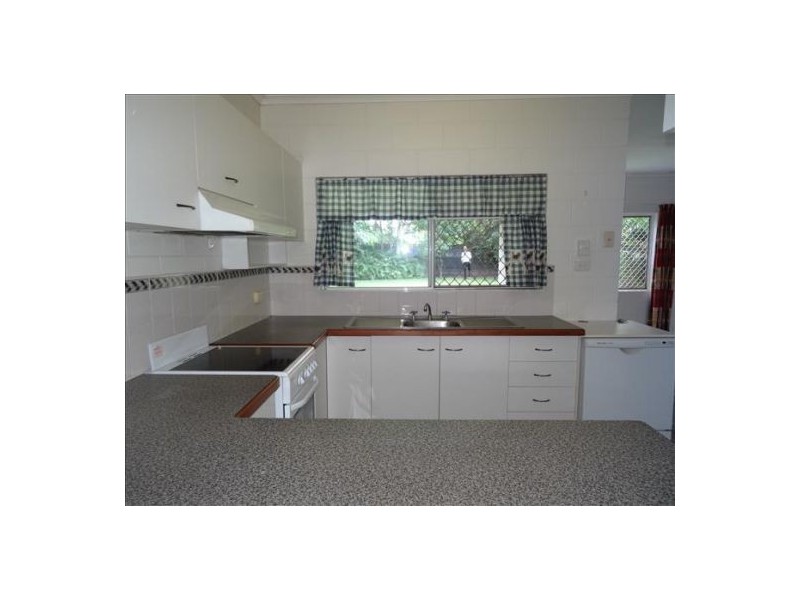 14 Kangaroo Street, Bentley Park QLD 4869
