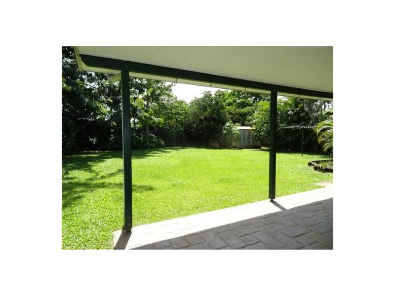 14 Kangaroo Street, Bentley Park QLD 4869