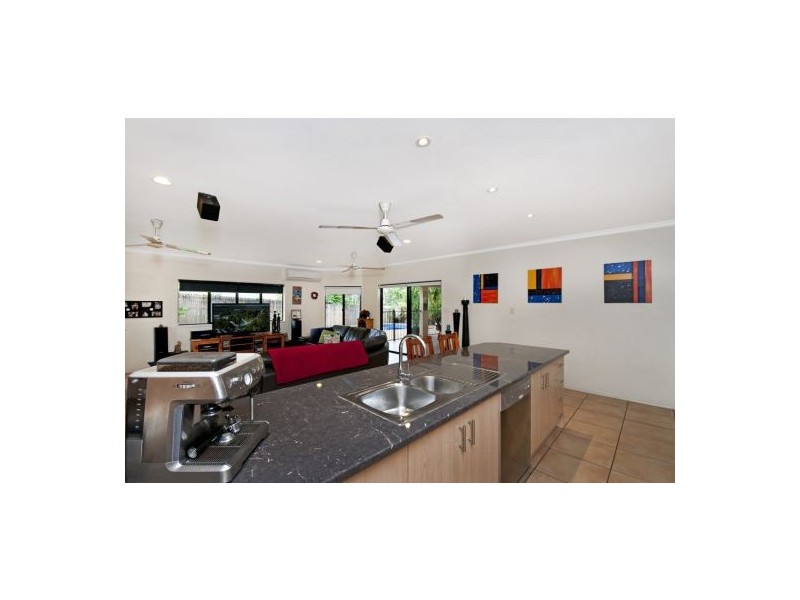 6 Gavin Street, Smithfield QLD 4878