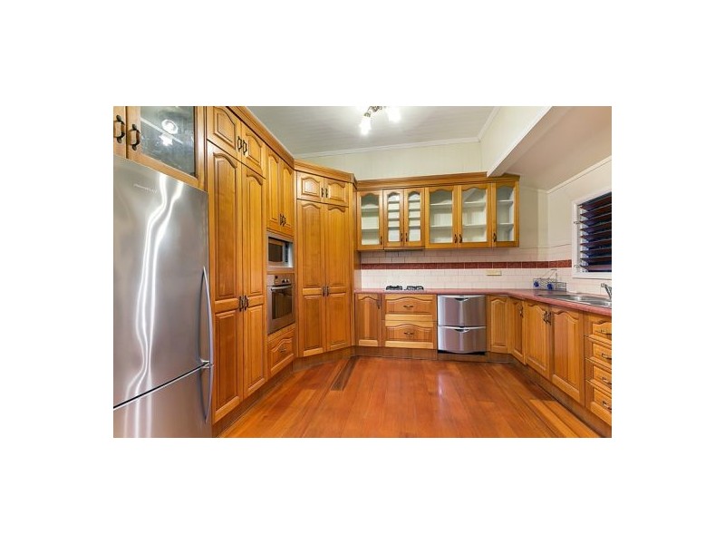 318 Mcleod Street, Cairns North QLD 4870