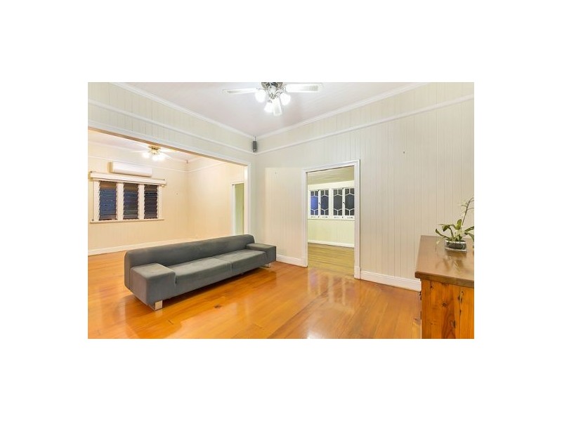 318 Mcleod Street, Cairns North QLD 4870