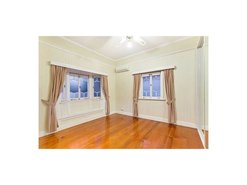 318 Mcleod Street, Cairns North QLD 4870