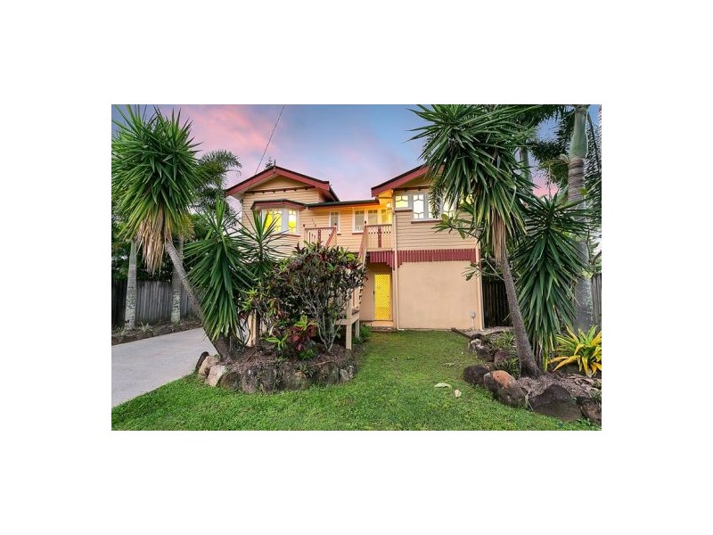 318 Mcleod Street, Cairns North QLD 4870