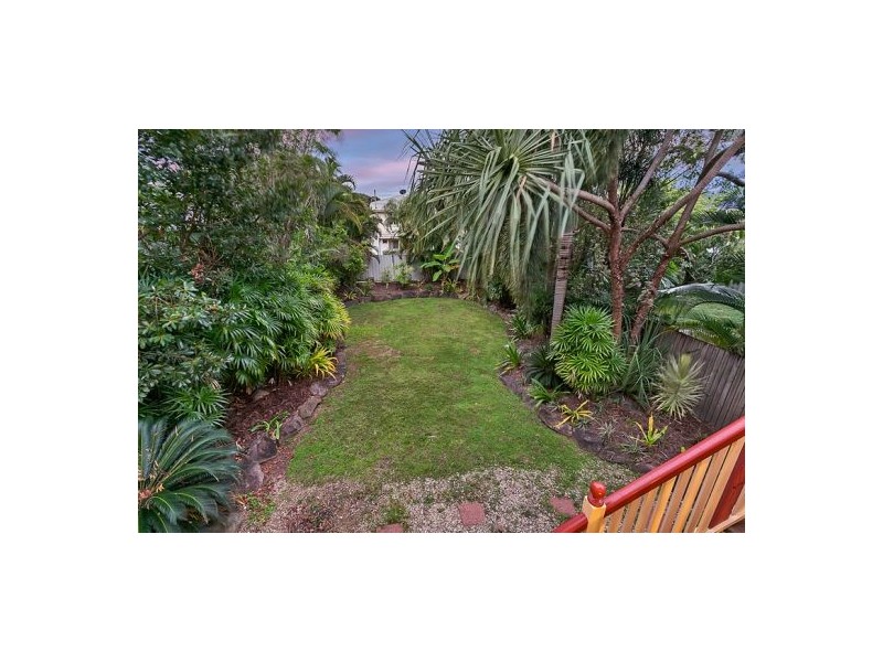 318 Mcleod Street, Cairns North QLD 4870