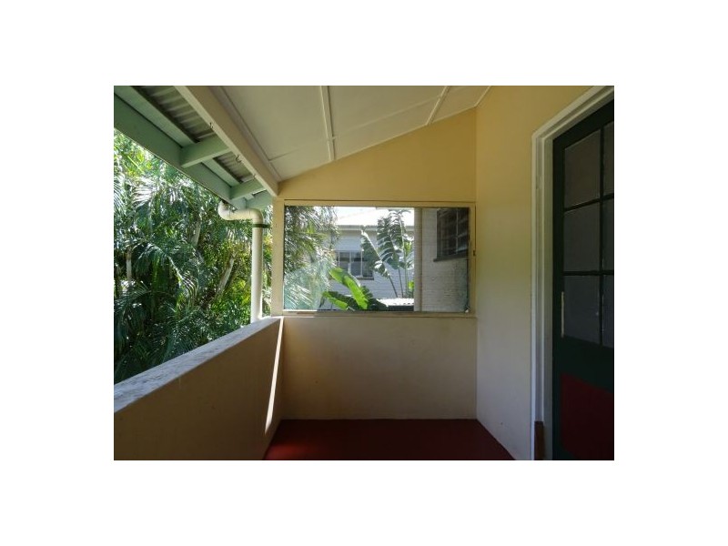 27 Chaplain Avenue, Manunda QLD 4870