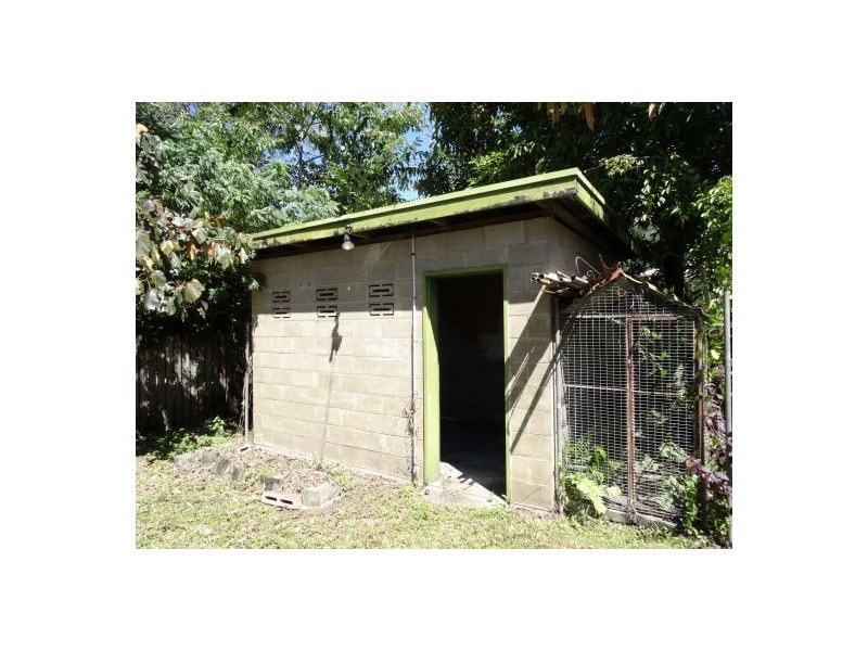 27 Chaplain Avenue, Manunda QLD 4870