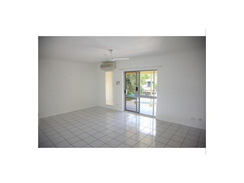 4/27 Mintaro Crescent, Woree QLD 4868