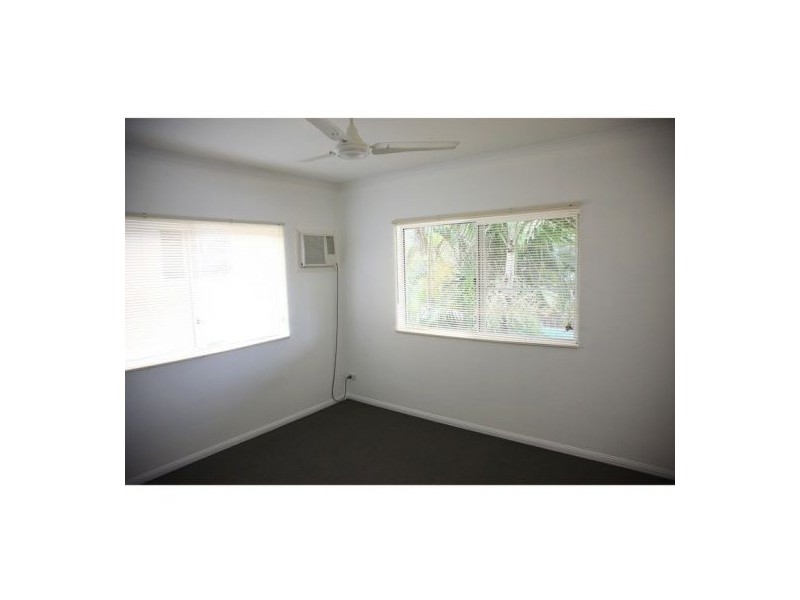 4/27 Mintaro Crescent, Woree QLD 4868