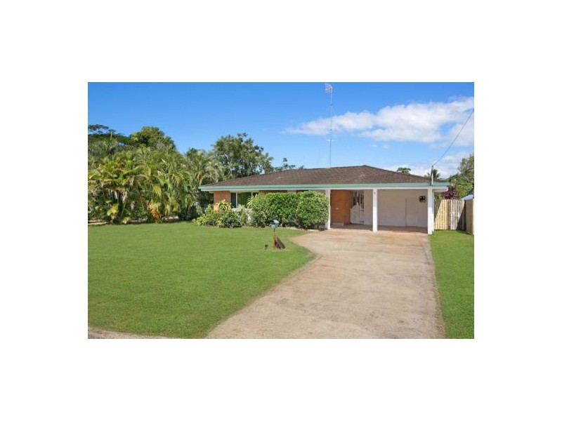 7 Zamia Street, Holloways Beach QLD 4878