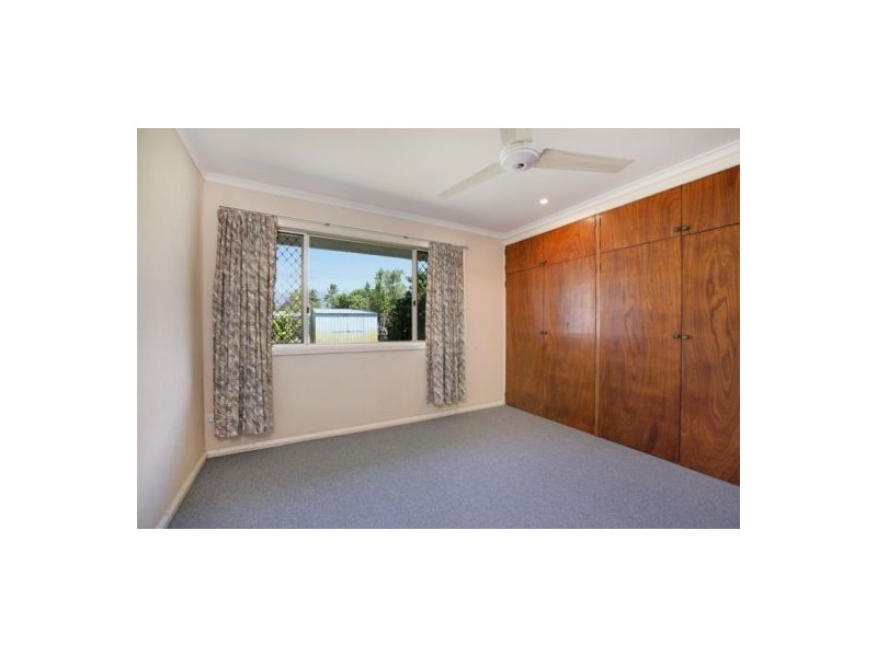 7 Zamia Street, Holloways Beach QLD 4878