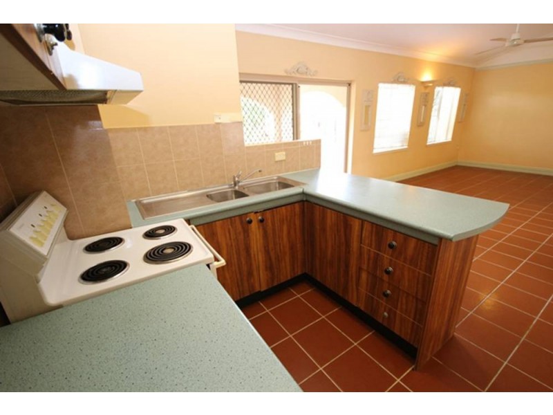 7/2 Chester Court, Manunda QLD 4870