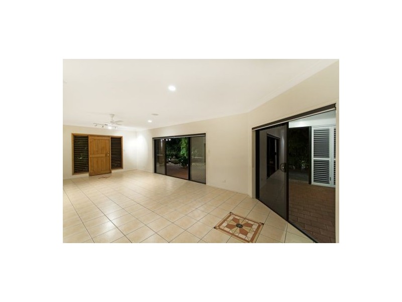 1 Red Peak Boulevard, Caravonica QLD 4878