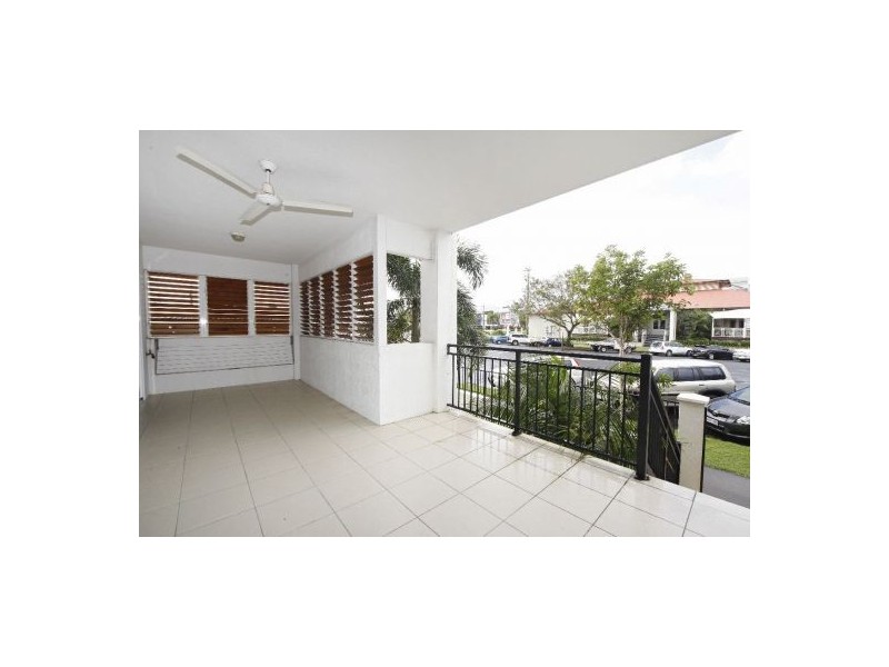 4/16-18 Smith Street, Cairns North QLD 4870