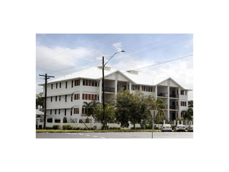 4/16-18 Smith Street, Cairns North QLD 4870