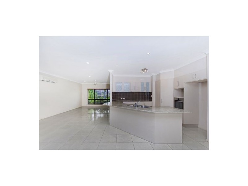 13 Byron Terrace, Redlynch QLD 4870