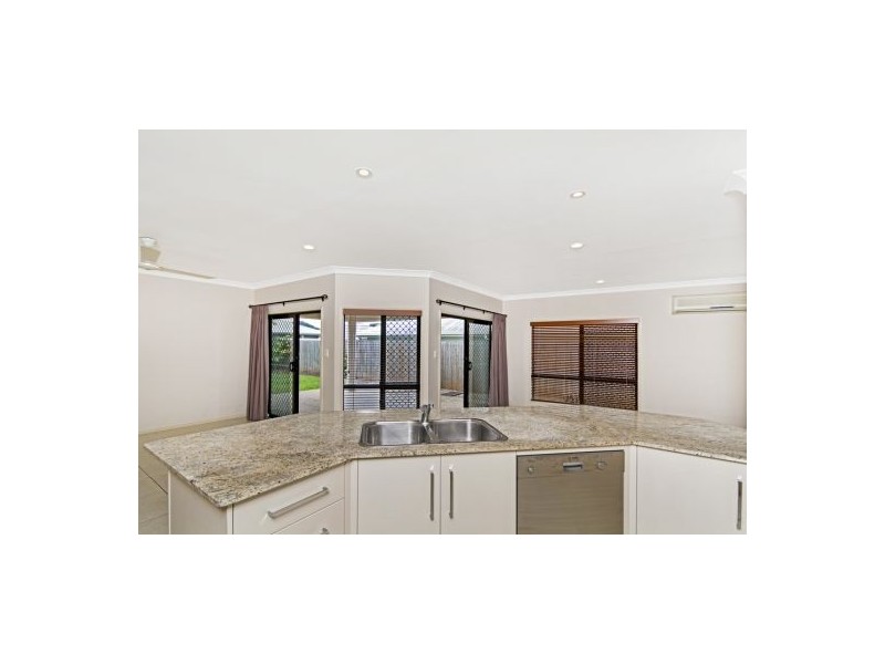 13 Byron Terrace, Redlynch QLD 4870