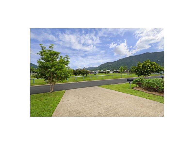 13 Byron Terrace, Redlynch QLD 4870