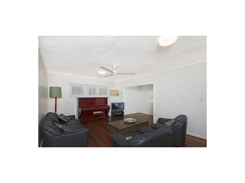 136 Hoare Street, Manunda QLD 4870