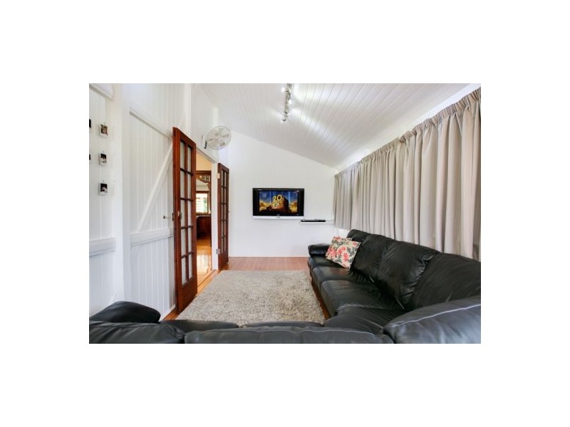 56 Charles St, Parramatta Park QLD 4870