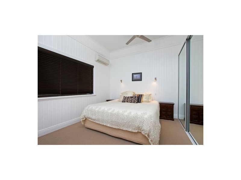 56 Charles St, Parramatta Park QLD 4870