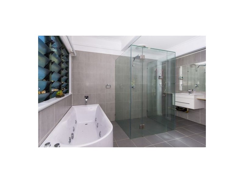 105 Aeroglen Drive, Stratford QLD 4870