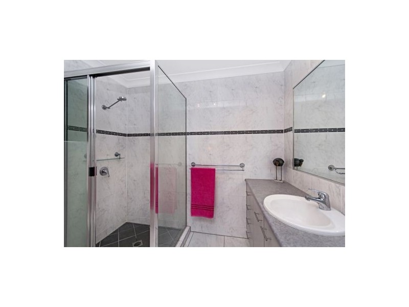 176 Greenslopes Street, Edge Hill QLD 4870