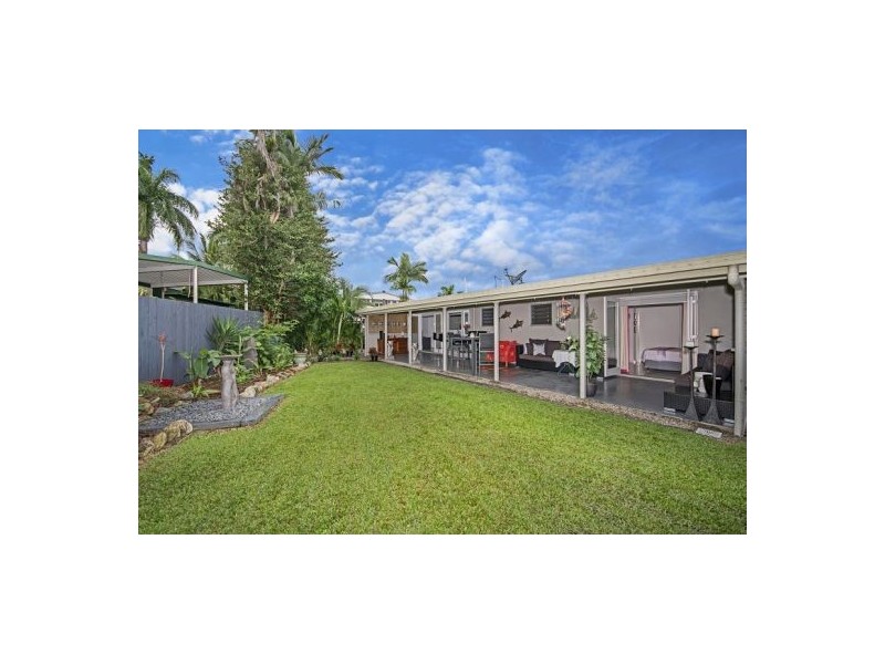 176 Greenslopes Street, Edge Hill QLD 4870
