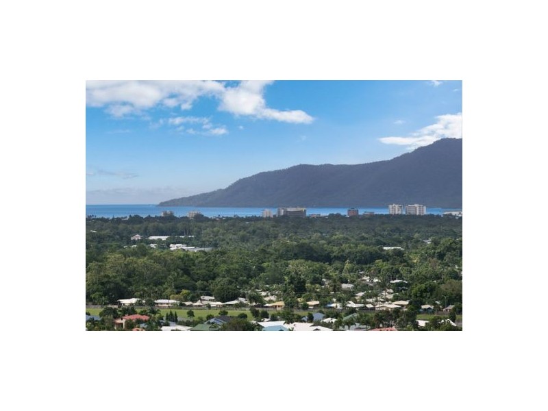 9 Hussar Close, Kanimbla QLD 4870