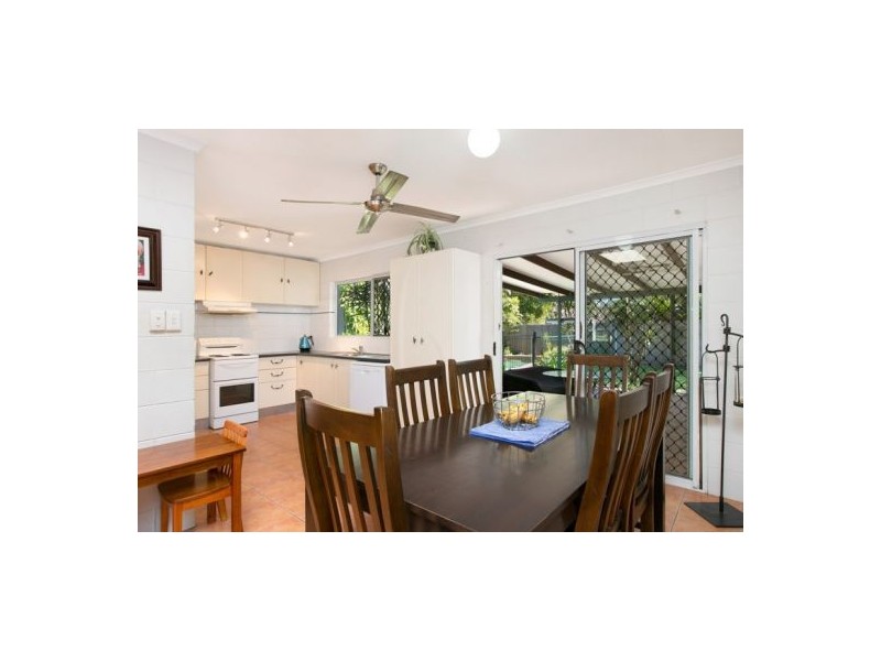 21 Maple Street, Holloways Beach QLD 4878