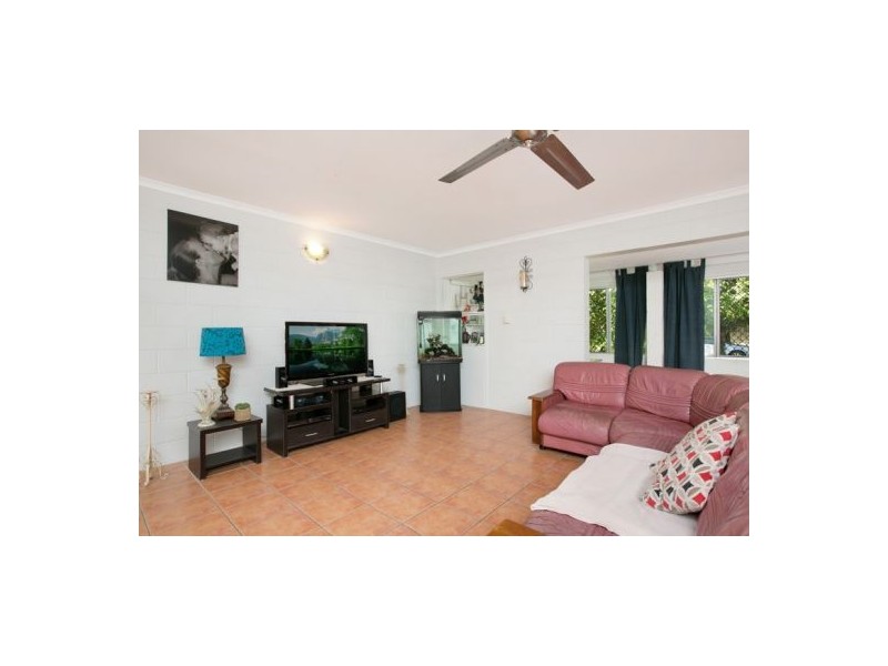 21 Maple Street, Holloways Beach QLD 4878