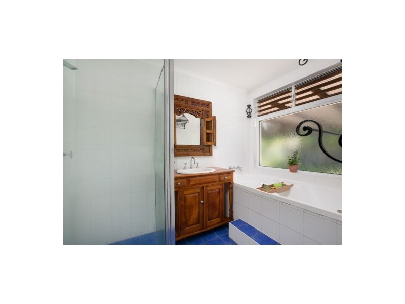 21 Maple Street, Holloways Beach QLD 4878