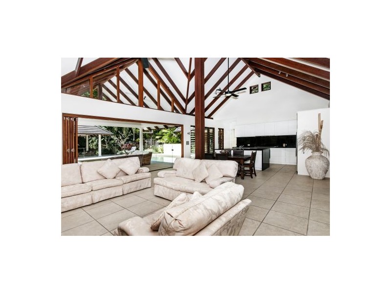 2 ‘The Sands Estate’, 14 Barrier Street, Port Douglas QLD 4877