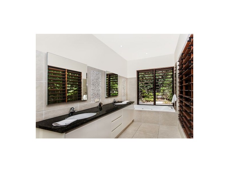 2 ‘The Sands Estate’, 14 Barrier Street, Port Douglas QLD 4877