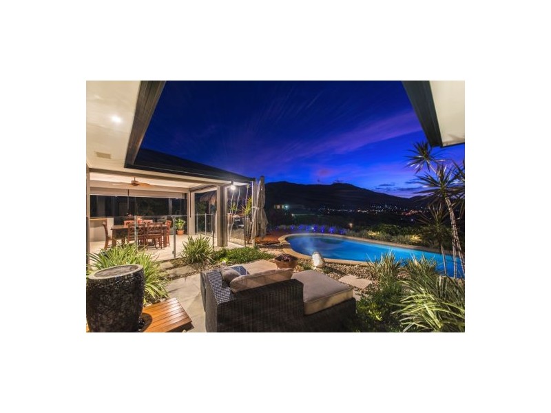 5 Mist Green Close, Brinsmead QLD 4870