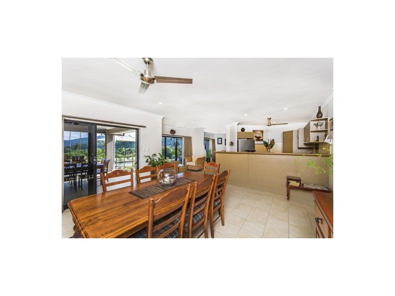 5 Mist Green Close, Brinsmead QLD 4870