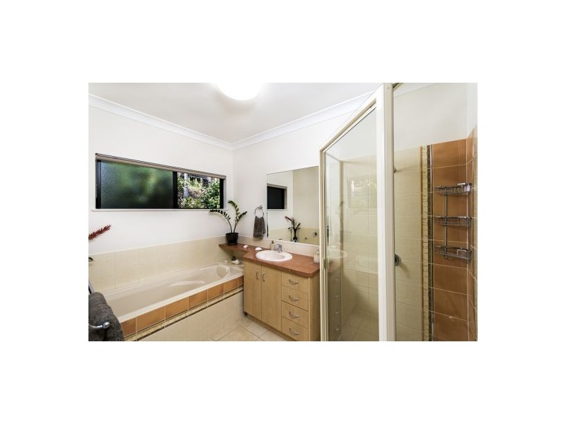 5 Mist Green Close, Brinsmead QLD 4870