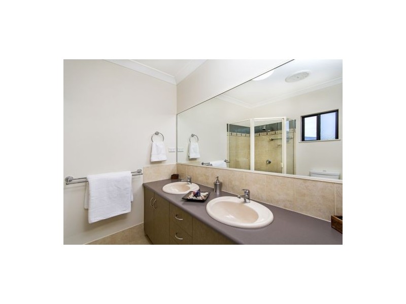 5 Mist Green Close, Brinsmead QLD 4870