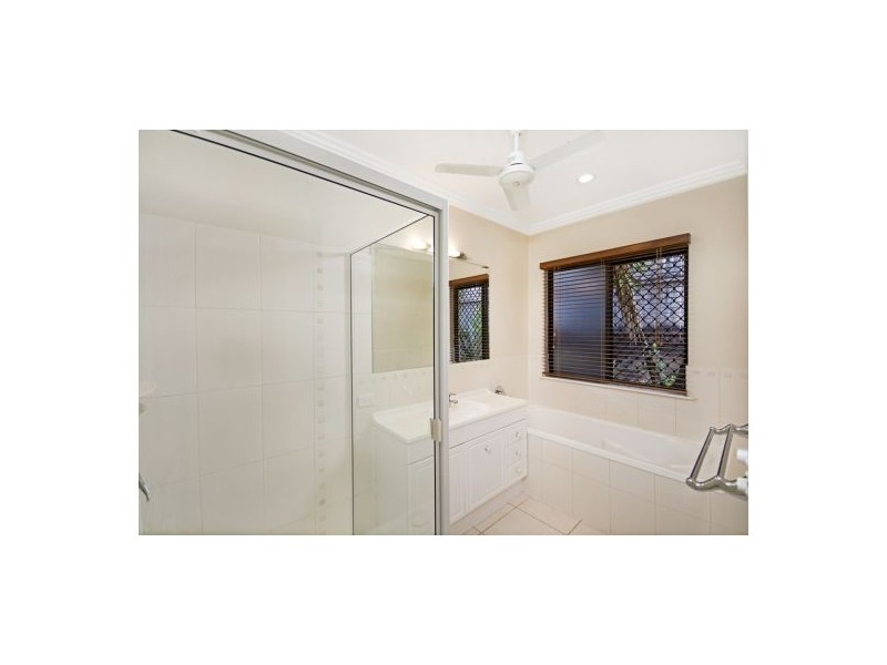 11 Brockhurst Close, Redlynch QLD 4870