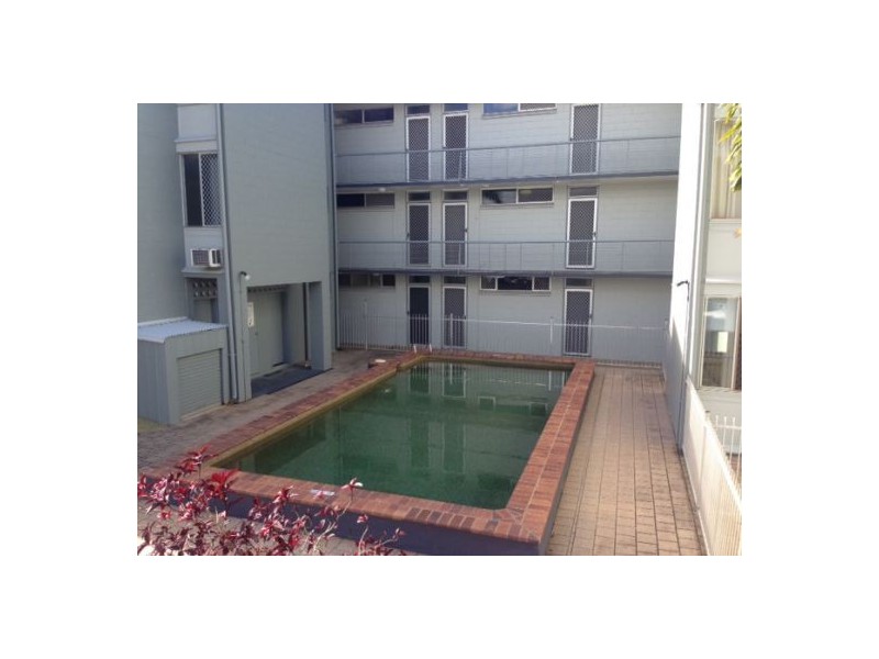 2/186 Lake Street, Cairns North QLD 4870