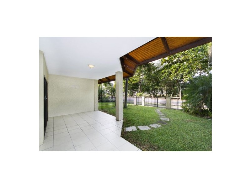 2/73 Sims Esplanade, Yorkeys Knob QLD 4878