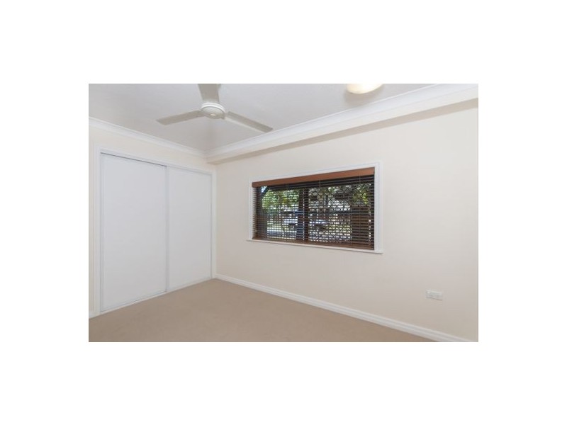 2/73 Sims Esplanade, Yorkeys Knob QLD 4878