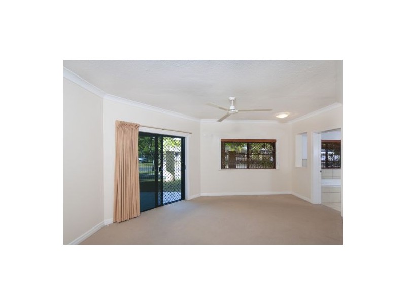 2/73 Sims Esplanade, Yorkeys Knob QLD 4878