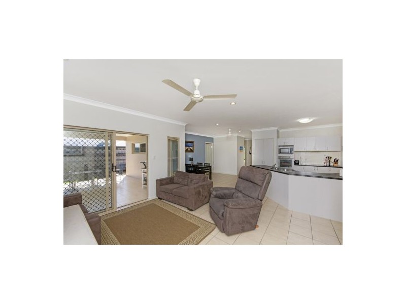 38 William Hickey Street, Redlynch QLD 4870