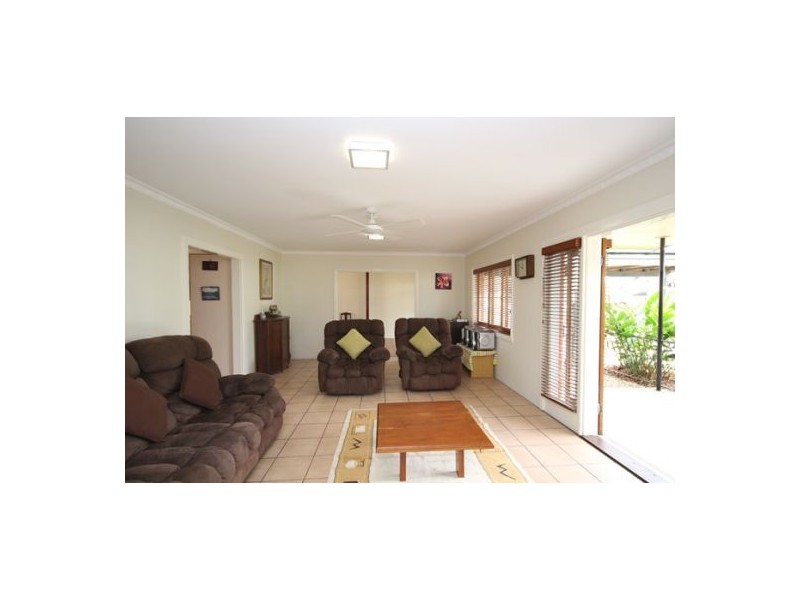 16 Jones Street, Westcourt QLD 4870