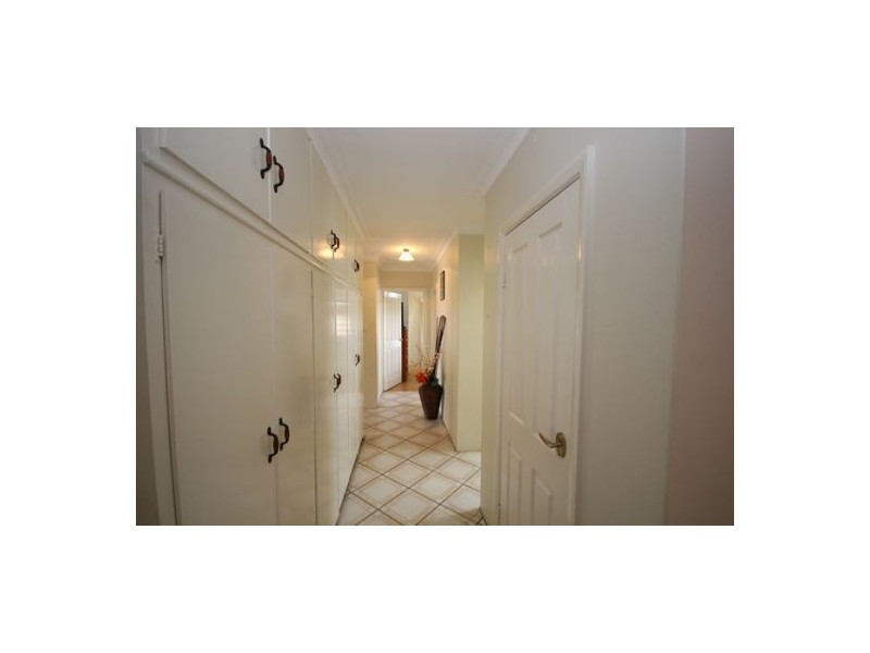 16 Jones Street, Westcourt QLD 4870