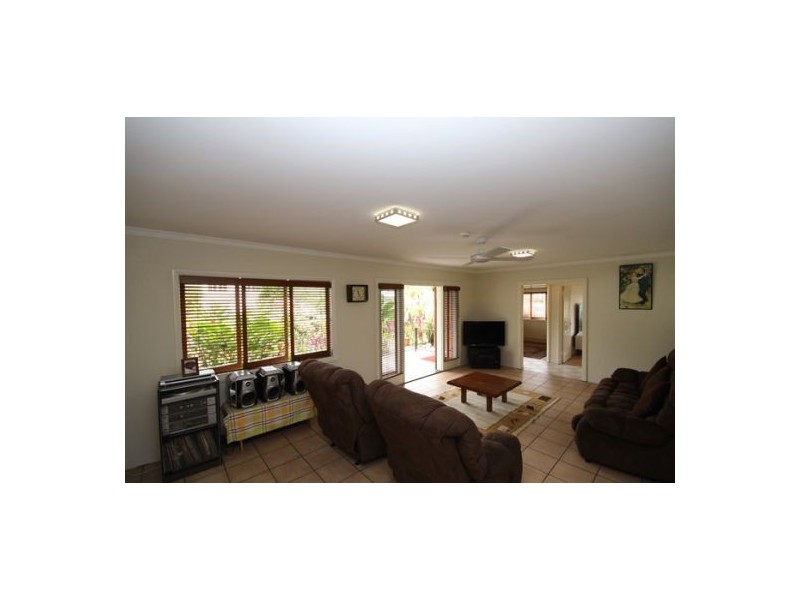 16 Jones Street, Westcourt QLD 4870