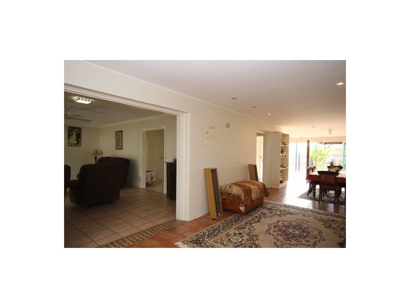 16 Jones Street, Westcourt QLD 4870