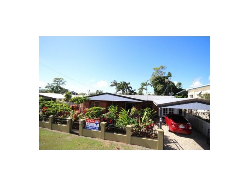 16 Jones Street, Westcourt QLD 4870