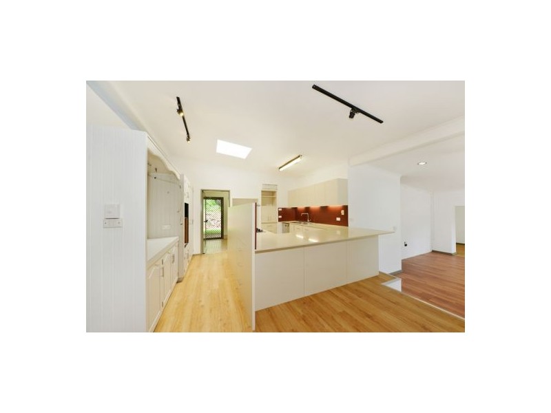 5 Alison Close, Edge Hill QLD 4870